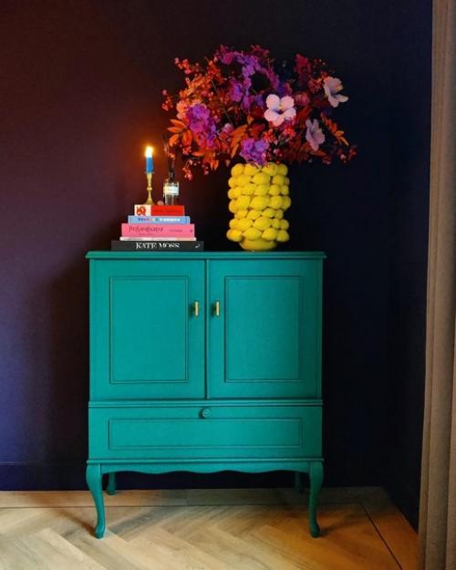 Анне - мари из Нидерландов живет в своем ярком доме с мужем и двумя сыновьями. 01