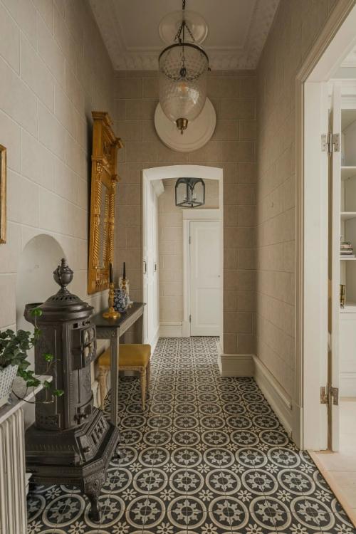 Продолжение просмотра.  Великолепная квартира с антиквариатом в доме 19 века в Швеции. 07