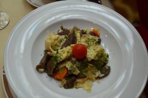 По приезду в Казань нам, конечно, хотелось посетить ресторан с традиционной татарской кухней. 03