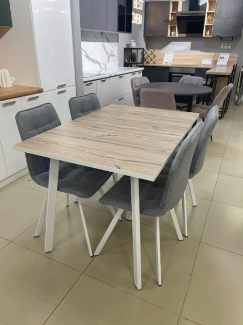 Столы & стулья.  Сейчас мало какой интерьер обходится без мебели с каретной стяжкой. 04