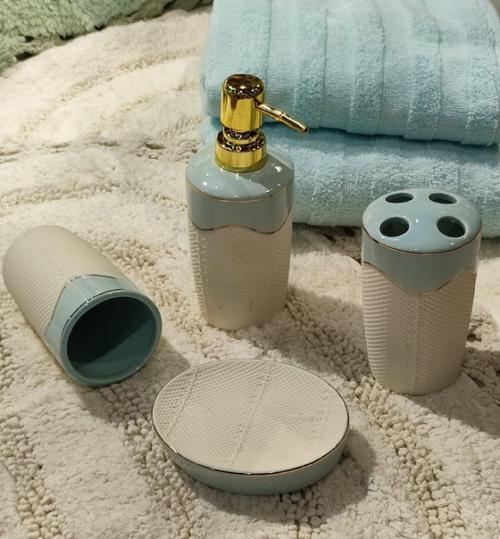 Ванная комната встречает нас утром и провожает вечером. 01