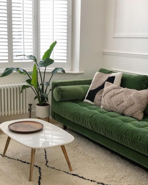 Зеленый диван в интерьере. 01