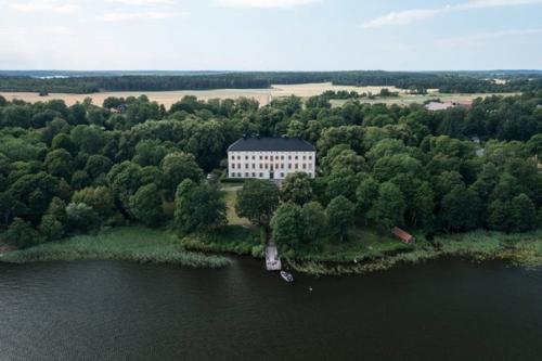 В Швеции отреставрировали старинный замок - вот, как он теперь выглядит. 09