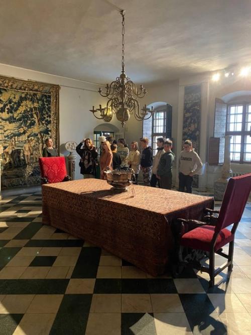 Экскурсия в 6 в классе. 02