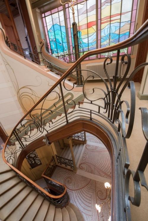 Стиль модерн, появившийся в конце 1880-х годов в Европе, отразил новый виток отношений человека и природы. 02