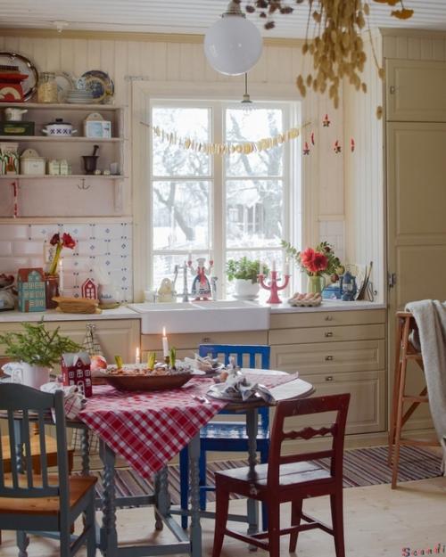 Добро пожаловать в красный деревенский дом в смоланде, окруженный умиротворяющей природой. 02