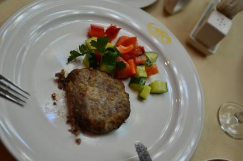 По приезду в Казань нам, конечно, хотелось посетить ресторан с традиционной татарской кухней. 02