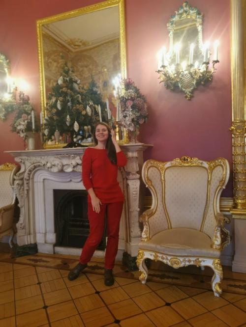 Ранним утром 1 января, варвара Ивановна встала на лыжи, впервые в жизни. 04