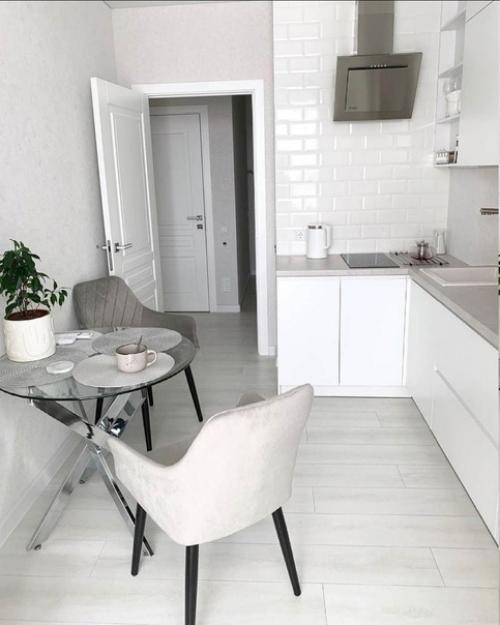 Интерьер квартиры.  Шикарное оформление, основным цветом был выбран белый. 06