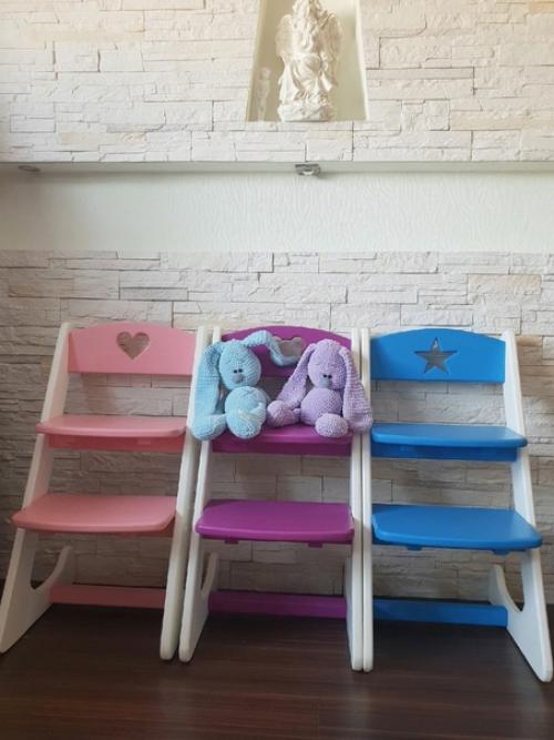 Города сверкают новогодней иллюминацией, магазины - новогодними коллекциями и атрибутами праздника, в квартирах горят огоньки на елках. 01