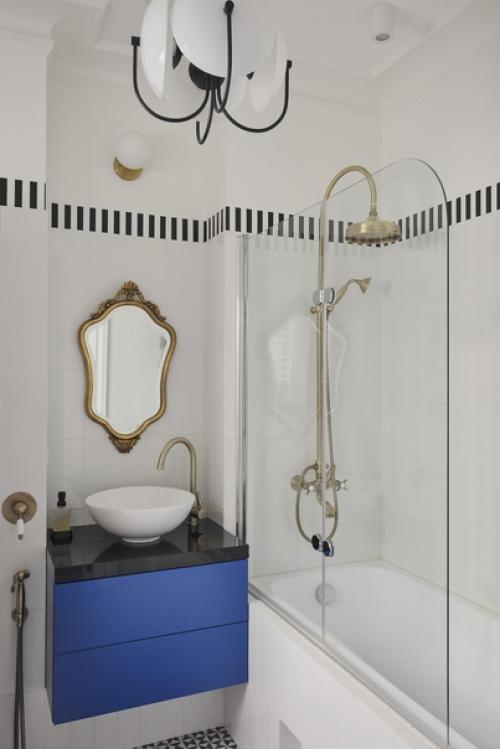 Дизайнеры из студии F17design создали уютный, парижский интерьер в петербуржской квартире на берегу Невы. 05