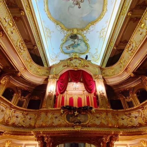 3 января, по плану у нас было посещение юсуповского дворца и исаакиевского собора. 02