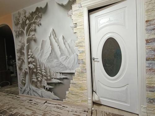 Ну вот, в преддверии великого праздника рождества христова мы с моим внуком Глебом внесли новое в интерьер моей квартиры. 01