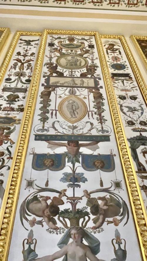 Когда я попадаю в какие-нибудь интересные и красивые места, то, возвращаясь домой, читаю подробнее о них. 04