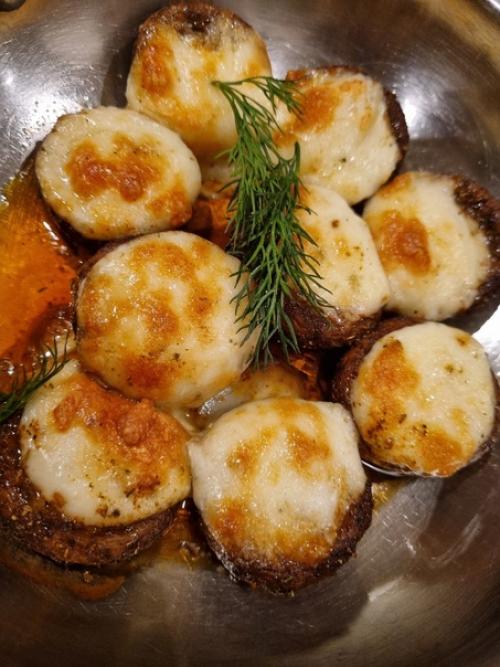 Моязима. Вот и побывали мы в ресторане Итальянцы в Тбилиси вместо прогулки по новогоднему нижнему. 05