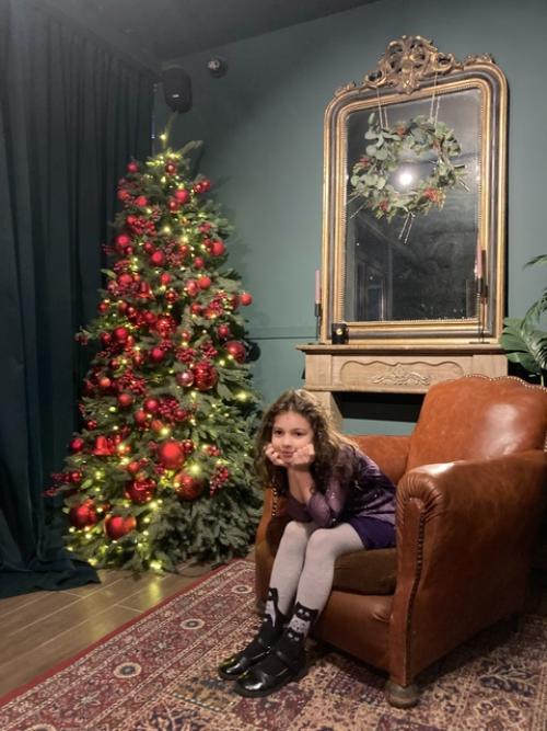 Под занавес новогодних празднеств, в старый новый год, последний отблеск ёлочных игрушек. 04