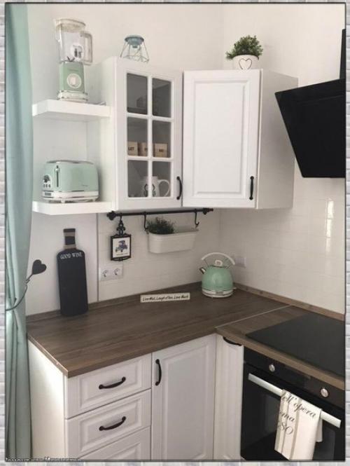 Интерьер кухни. В белом цвете. 02