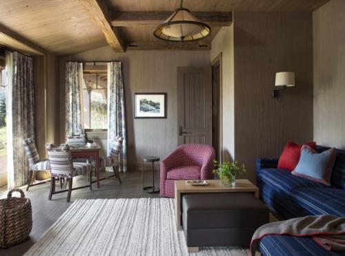 Дом от известного дизайнера интерьеров в стиле шале. 01