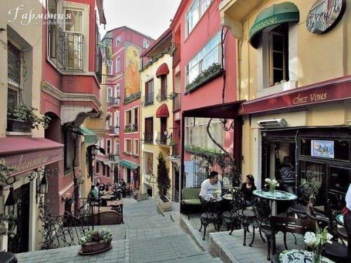 В стамбульском районе бейоглу находится самое необычное и романтичное место города - французская улица. 03 В стамбульском районе бейоглу находится самое необычное и романтичное место города - французская улица. 03