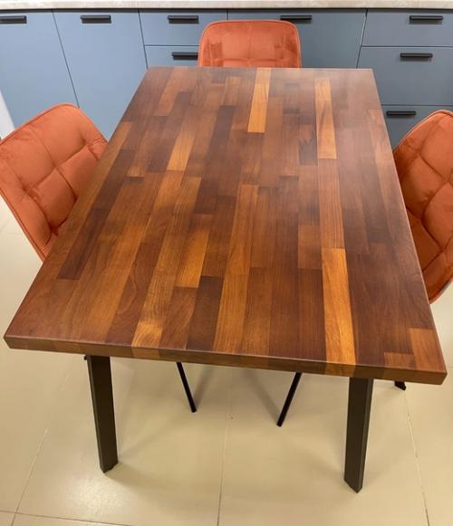 Столы & стулья.  Сейчас мало какой интерьер обходится без мебели с каретной стяжкой. 06