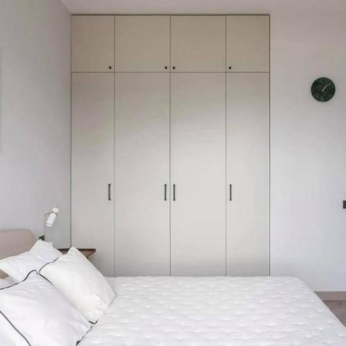 Минималистичный интерьер однокомнатной квартиры площадью 47 м. 04