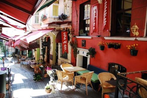 В стамбульском районе бейоглу находится самое необычное и романтичное место города - французская улица. 06 В стамбульском районе бейоглу находится самое необычное и романтичное место города - французская улица. 06