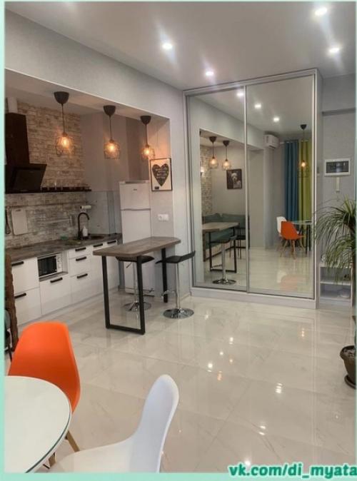 Просторная квартира. В современном стиле. 01