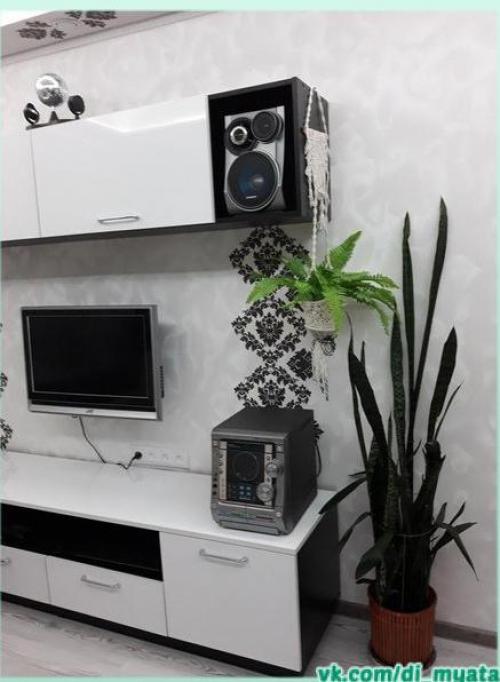 Небольшая гостиная. В которой уместилось всё необходимое. 03