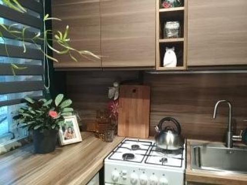 Хотели обновить кухню перед новым годом (только поменять фасады) в итоге поменяли кухню и прихожую зацепили. 03