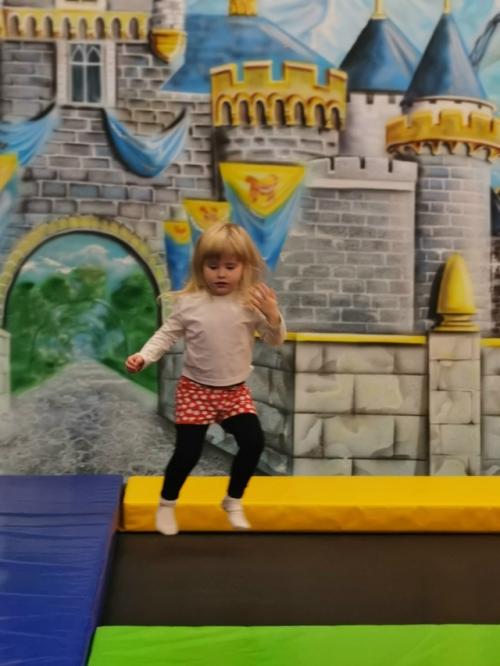 Ранним утром 1 января, варвара Ивановна встала на лыжи, впервые в жизни. 07