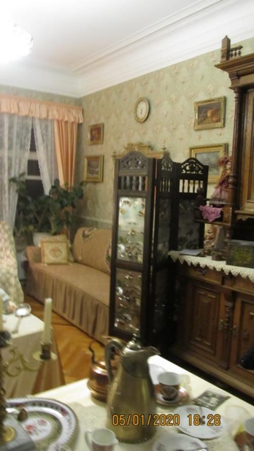 В квартире доходного дома. 02