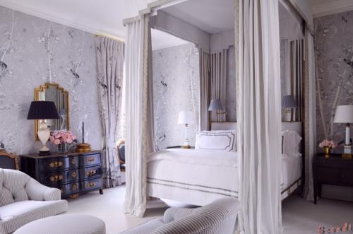 Семейная пара, создала дом, который отражает их характер и любовь к ярким цветам. 07