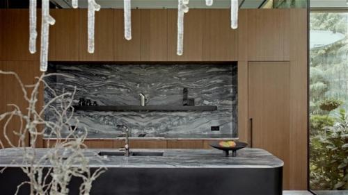 Дом, спроектированный Studia 54 в репино, напоминает роскошную яхту, пришвартованную среди сосен. 04