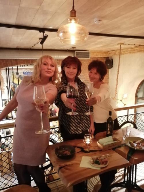 Встречи по поводу и без ресторан ван Гог, прогулка по городу и ДР Танюшки. 07