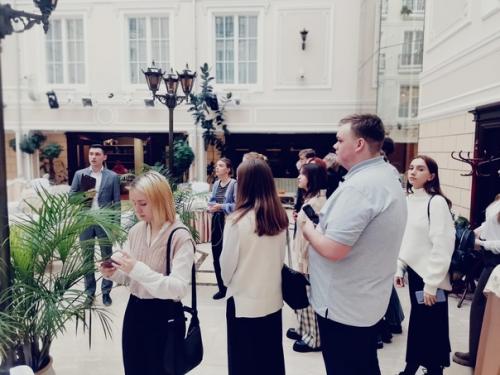 24 октября 2022 года студенты групп 32918/2 и 32918/3 с преподавателем Матвеевой Ю. а. посетили гостиницу Гранд Отель Эмеральд. 01 24 октября 2022 года студенты групп 32918/2 и 32918/3 с преподавателем Матвеевой Ю. а. посетили гостиницу Гранд Отель Эмеральд. 01