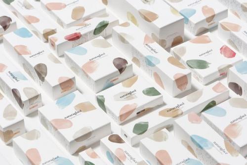 В сентябре, как обычно, мир предметного и интерьерного дизайна захлестнула волна новинок. 04