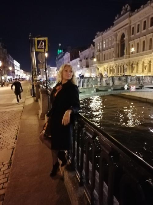 Встречи по поводу и без ресторан ван Гог, прогулка по городу и ДР Танюшки. 05