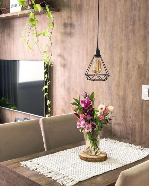 Очень теплый и уютный интерьер кухни - гостиной в квартире молодой семейной пары. 02