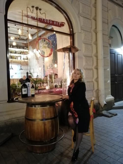 Встречи по поводу и без ресторан ван Гог, прогулка по городу и ДР Танюшки. 06