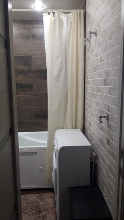 Совместили ванную и туалет в хрyщeвке. 04