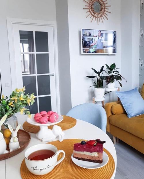 Двери - компаньоны.  Пожалуй, один из самых практичных вариантов сочетания дверей со стеклом и без стекла в одном интерьере. 04