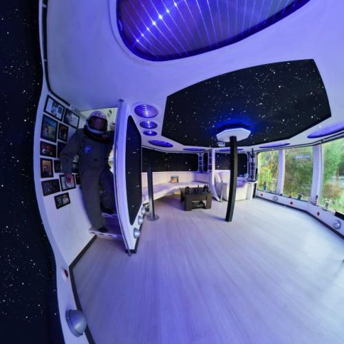 Российский инженер оформил квартиру и дачу в духе Чужих и Star Wars - без дизайнеров и шаблонов. 03