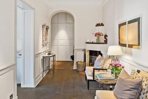 Смешение стилей очень идет этой квартире, придавая ей небрежность и шик. 02