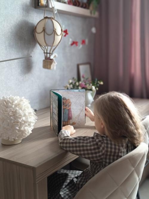 Оригинальный сюрприз, украшение интерьера детской или взрослой комнаты - подвесной аэростат в миниатюре можно использовать как декор или подарок. 05