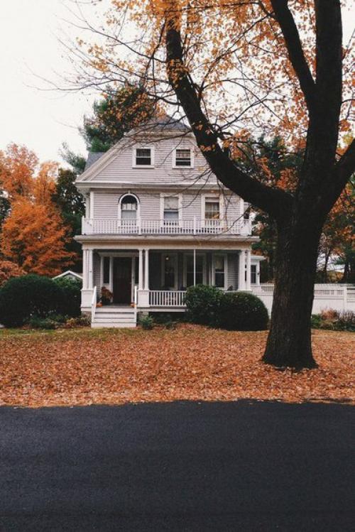 Дело не в дороге, которую мы выбираем; то, что внутри нас, заставляет нас выбирать дорогу. 05