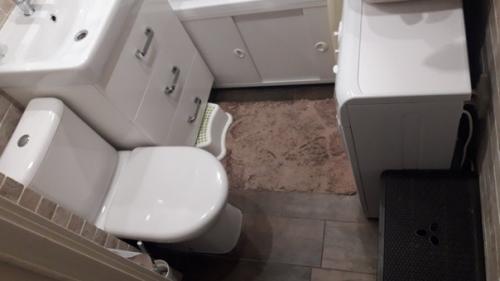 Совместили ванную и туалет в хрyщeвке. 02