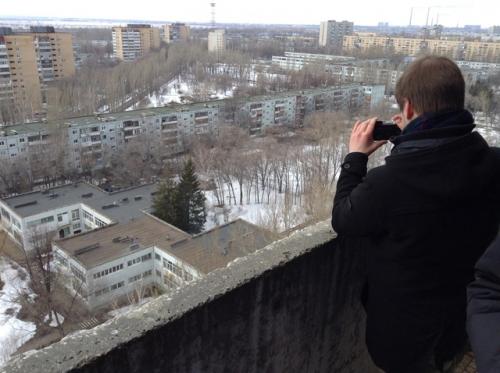 Плотный ряд посадки деревьев - действенный компонент приема застройки пешеходного бульвара в Тольятти. 05