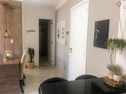 Очень теплый и уютный интерьер кухни - гостиной в квартире молодой семейной пары. 07