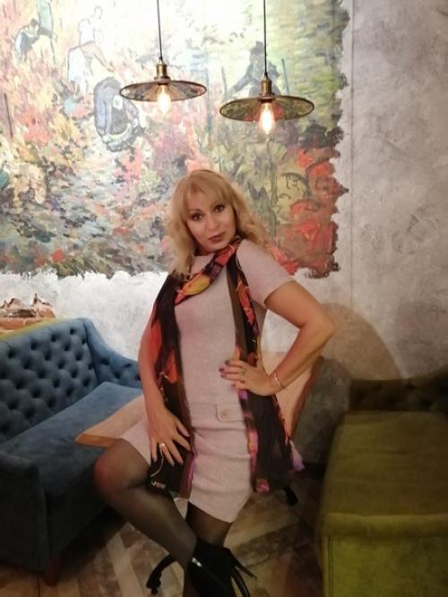 Встречи по поводу и без ресторан ван Гог, прогулка по городу и ДР Танюшки. 09