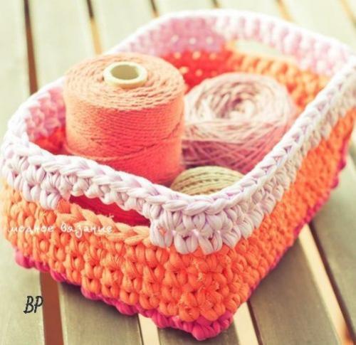Корзинка из ниток спагетти крючком. Корзинка из ниток спагетти крючком.